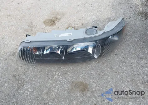 2001 Buick Regal Gs z USA, uszkodzony, nr VIN 2G4WF551111315303